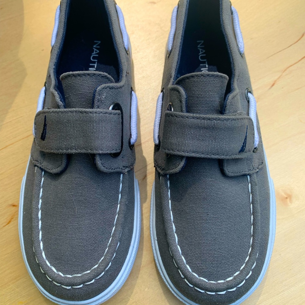 Nautica Toddler boys shoes, Size 11, Gray